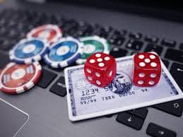 Pengguna menjaga keamanan akun dan data pribadi dalam platform hiburan online